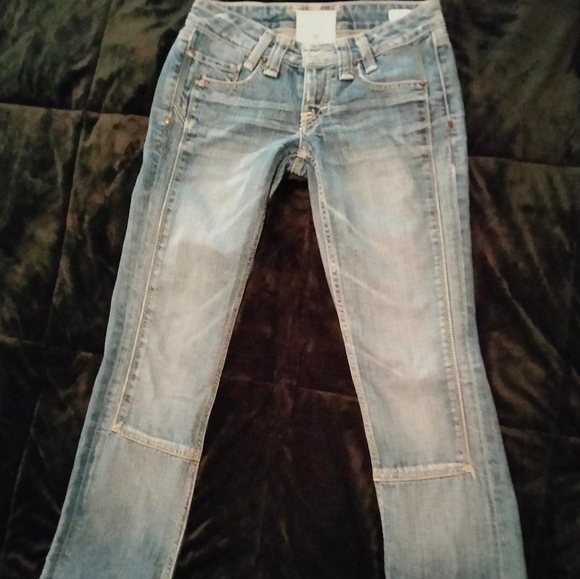 Taverniti Tracy - Picture 2 of 6